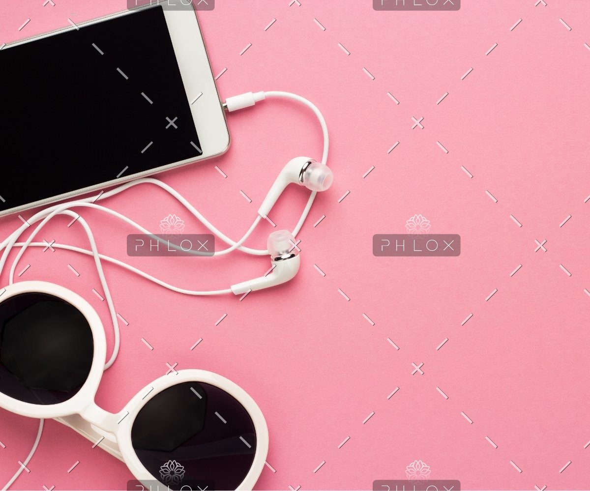 demo attachment 780 studio shot of white accessories on pink back 7e4jtgc@2x